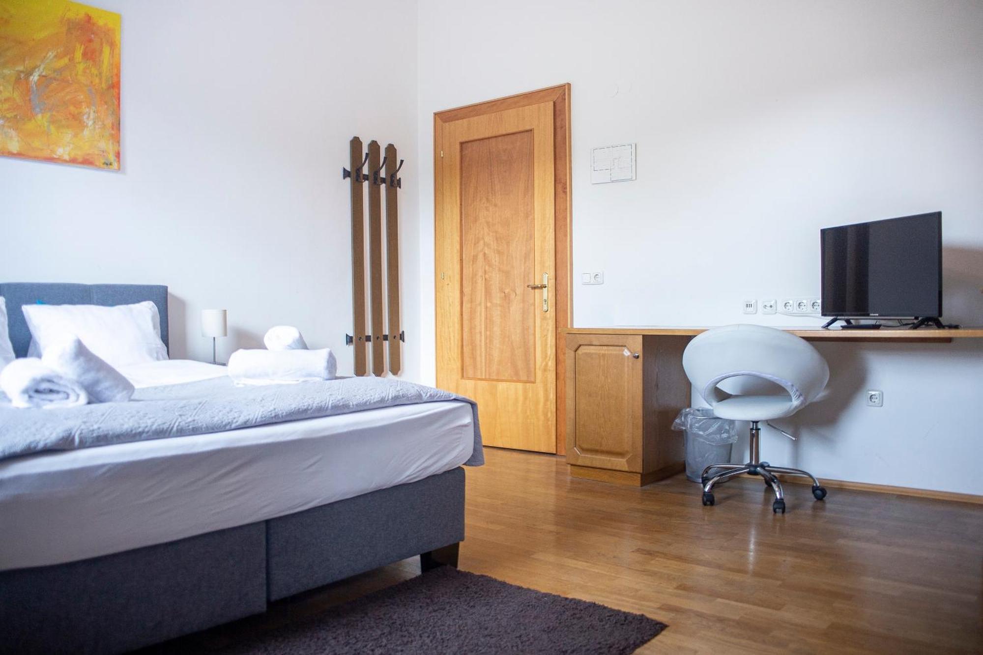 Trend Lokal-Rooms-Bar Frohnleiten Zewnętrze zdjęcie